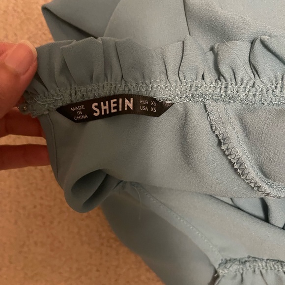 4 Medium size Spring tops - Picture 7 of 10